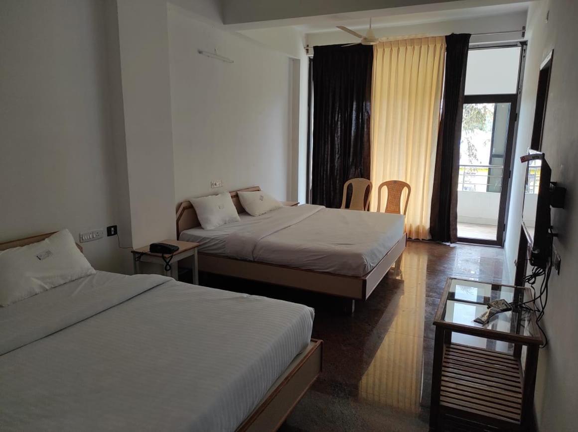 Sabari Residency Ξενοδοχείο Vālpārai Εξωτερικό φωτογραφία