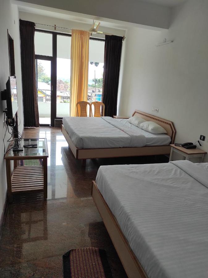 Sabari Residency Ξενοδοχείο Vālpārai Εξωτερικό φωτογραφία
