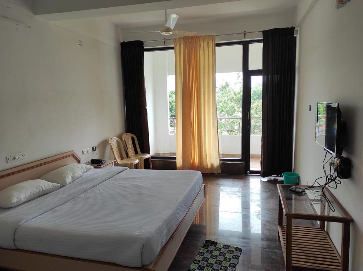 Sabari Residency Ξενοδοχείο Vālpārai Εξωτερικό φωτογραφία
